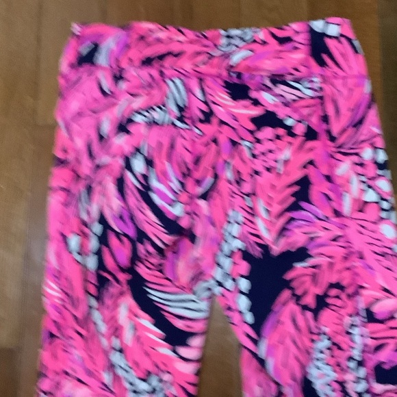 Lilly Pulitzer Pink and Black Patterned Leggings - Picture 8 of 10